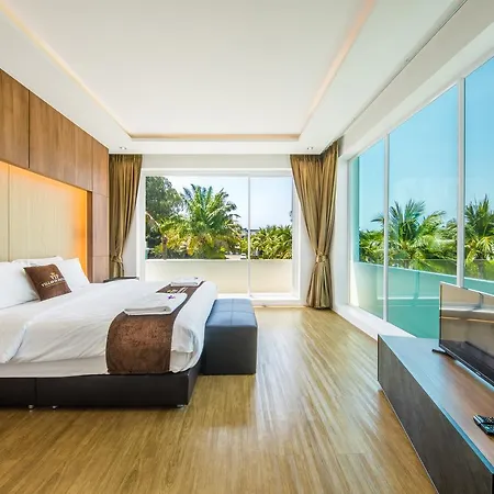 Hollywood Pool Jomtien