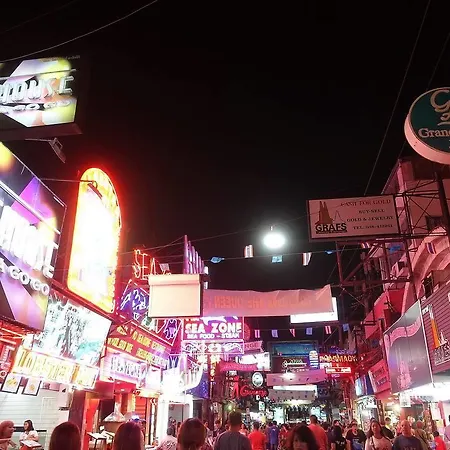 中国城财神大酒店 โรงแรม *