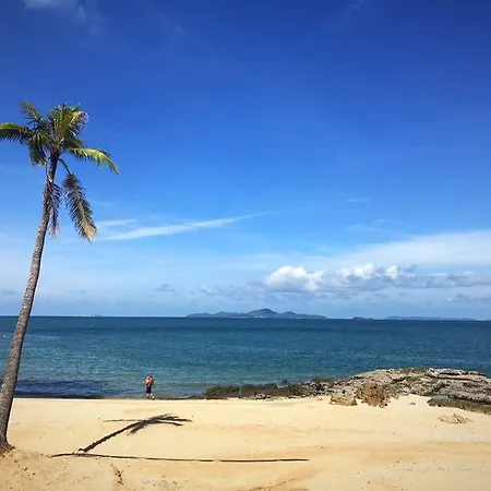 อพาร์ทเม้น The Palm Front