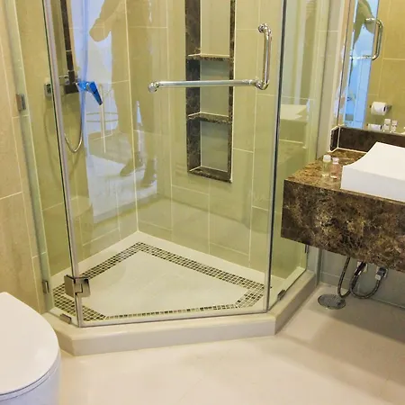 The Peak Towers - Luxury High Floor Ocean View - 2 Pools & Gym Pattaya