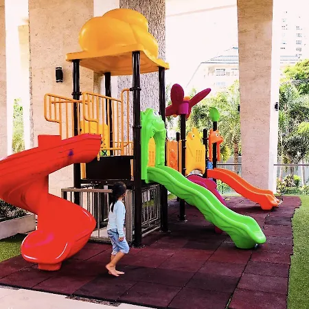 The Peak Towers - Luxury High Floor Ocean View - 2 Pools & Gym