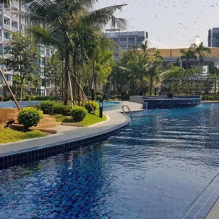 Tropical Pool View Free Electric Wifi
