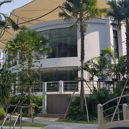 Tropical Pool View Free Electric Wifi Pattaya