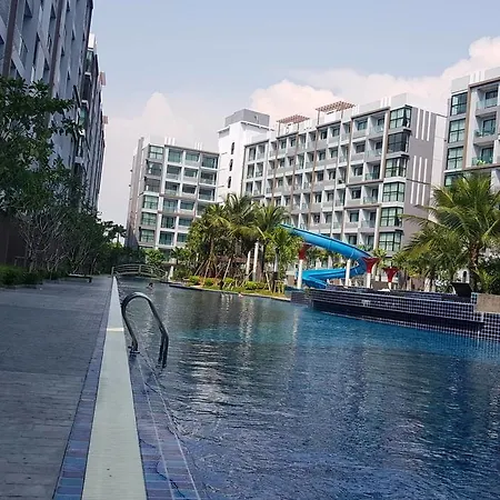 Tropical Pool View Free Electric Wifi Resort Pattaya