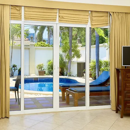 Golden By Fantasea Beach Villa *