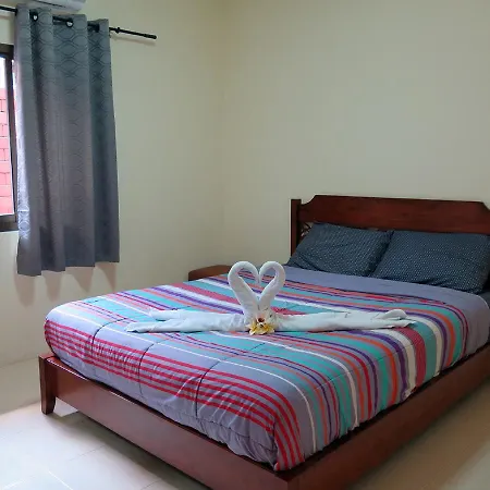 Garden - House Walking Street 4 Bedrooms * Pattaya