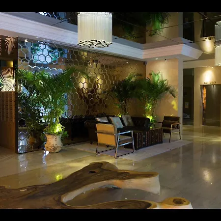 อพาร์ทเม้น The Palm Front Pattaya