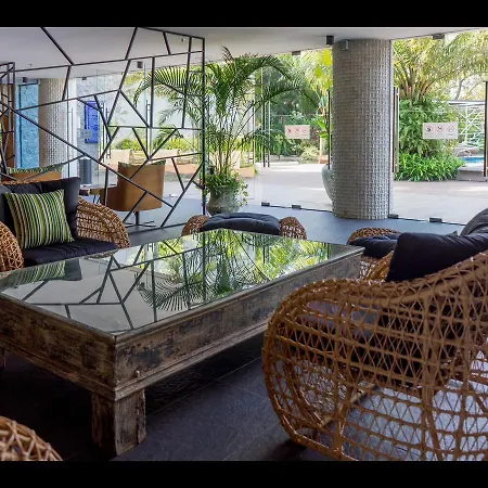 อพาร์ทเม้น The Palm Front Pattaya