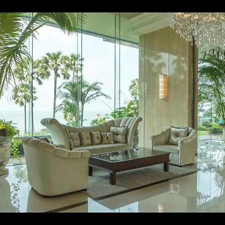 อพาร์ทเม้น The Palm Front Pattaya