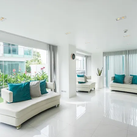 Ccr Managed By Aha Smartstay Aparthotel