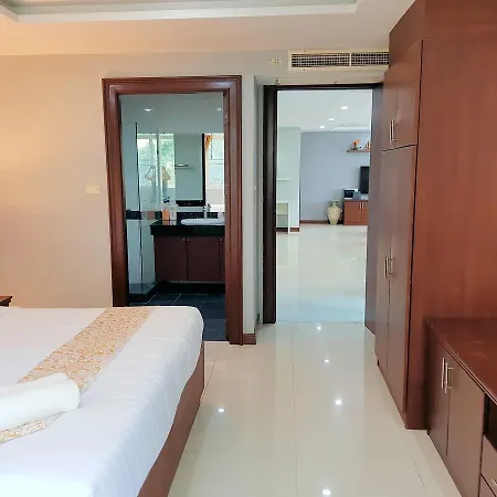 Nova Atrium By Holiday Apartment Pattaya