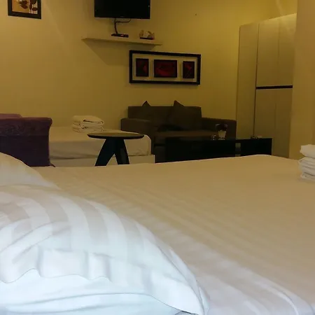 โรงแรม Royal Q & D 3*