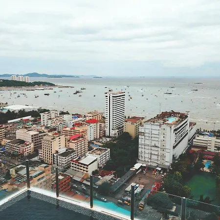 อพาร์ทเม้น The Base 芭提雅基地公寓 Pattaya