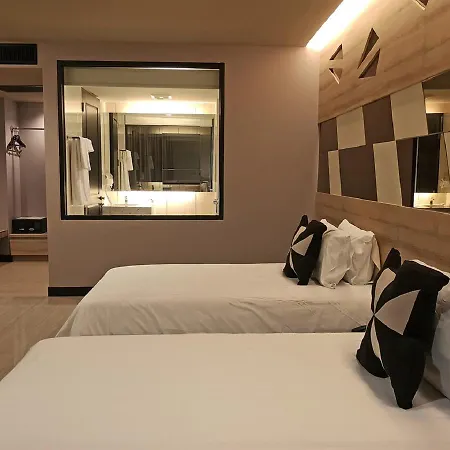 โรงแรม Tsix5 Phenomenal 5*