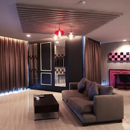Tsix5 Phenomenal โรงแรม