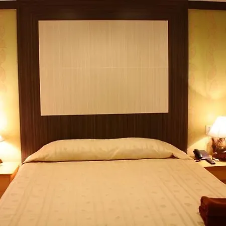 โรงแรม Diamond Place