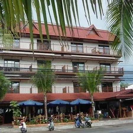 Hotel Jomtien Boathouse 3*