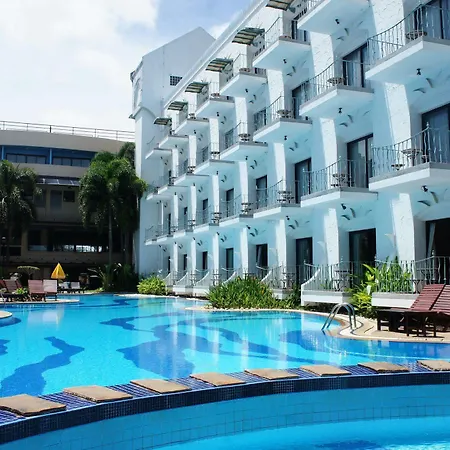 Resort Naklua 3*