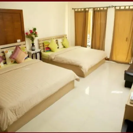 โรงแรม Baan Im Em