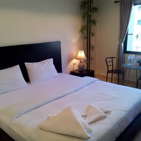 M Place Hotel 2*