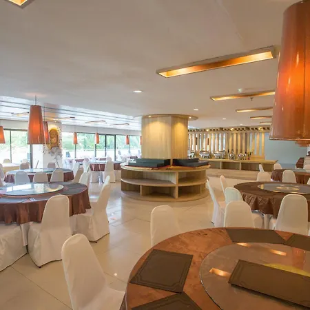 โรงแรม R-con Wongamat 4*