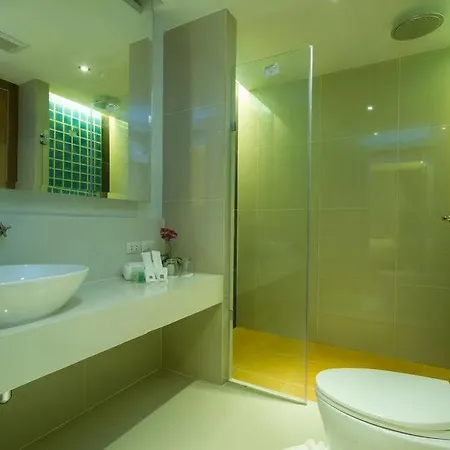 ฮามิลตัน แกรนด์ เรสซิเดนซ์ โรงแรม *