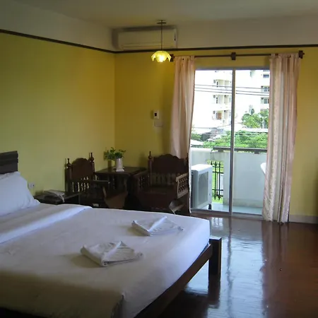 โรงแรม บ้านทะเล 2*