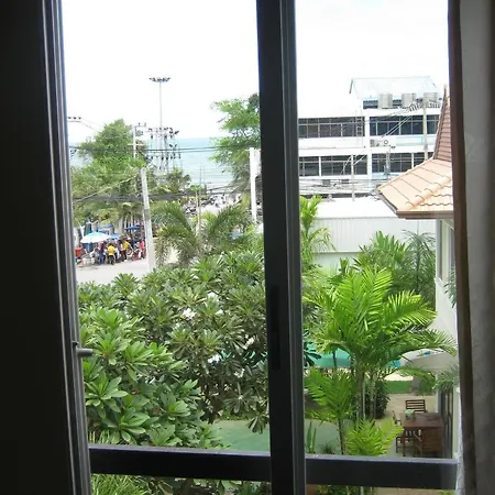 โรงแรม บ้านทะเล