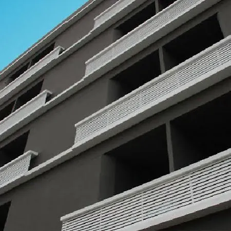 โรงแรม Leela One 2*