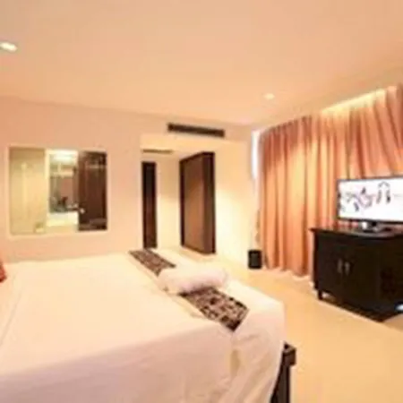 โรงแรม Centre 3*