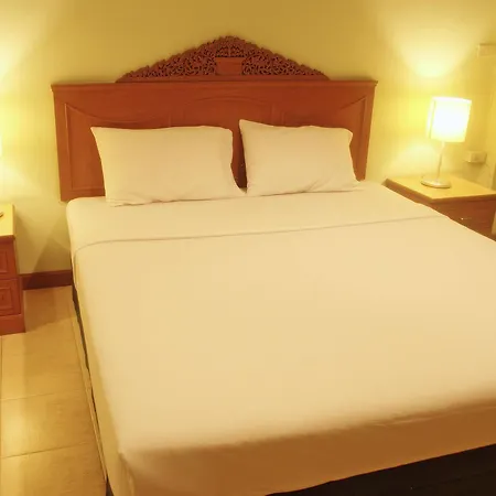 โรงแรม Golden 2*