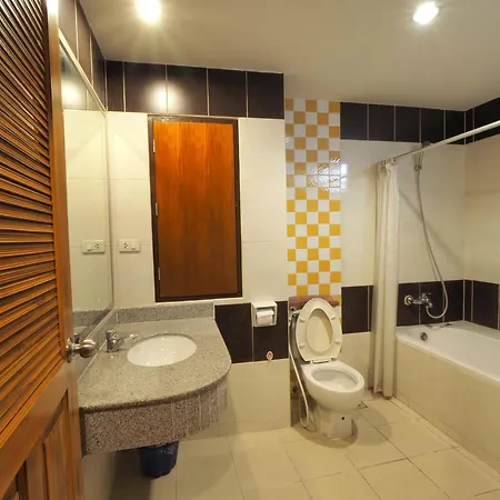 โรงแรม Golden