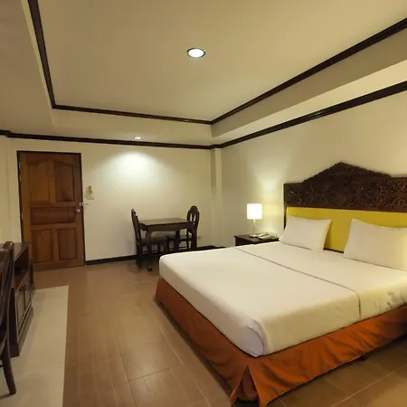 โรงแรม Golden