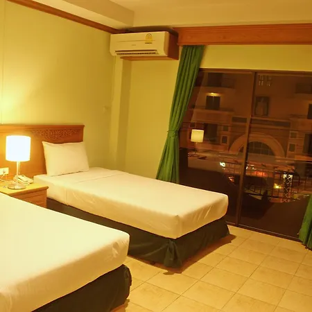 โรงแรม Golden