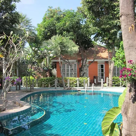 โรงแรม Deeden 3*