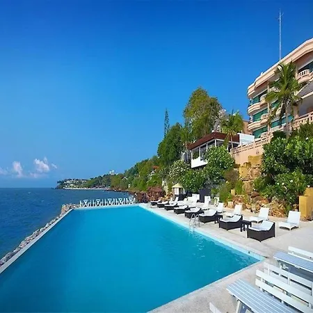 Resort Golden Cliff House