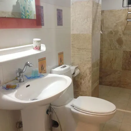Yiasu Apartment