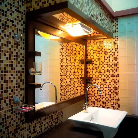 โรงแรม Wandee House 2*