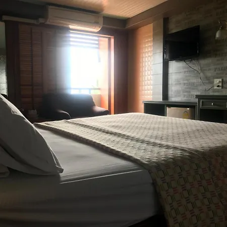 Wandee House โรงแรม 2*