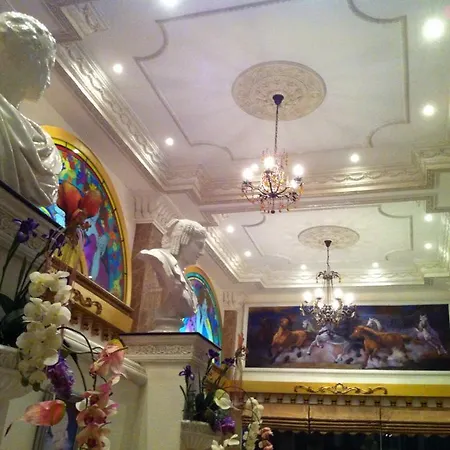 Hotel International