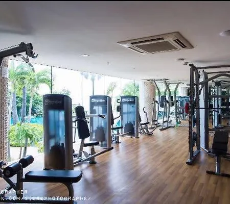 อพาร์ทเม้น The Palm Front