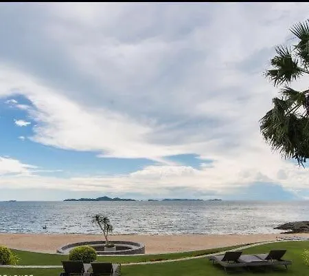 อพาร์ทเม้น The Palm Front Pattaya