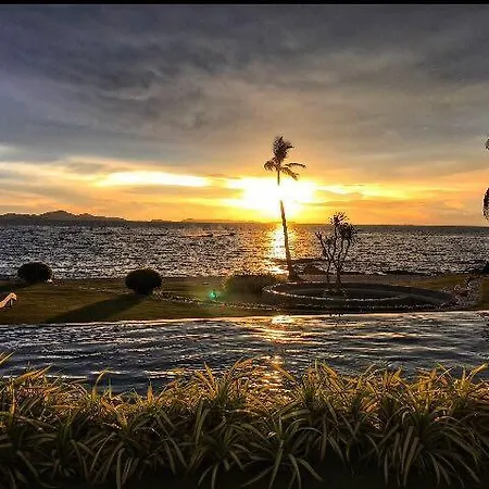 The Palm Front อพาร์ทเม้น