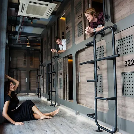 Nonze Capsule hotel 2*