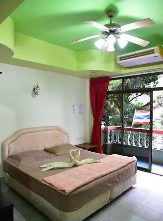 Puphaya Budget 122 2* Pattaya