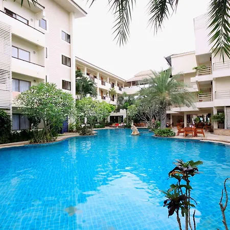 โรงแรม Sea Breeze Jomtien 4*