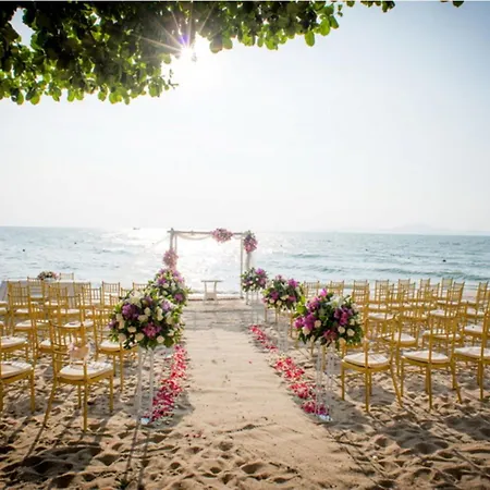 Birds And Bees 3* Pattaya