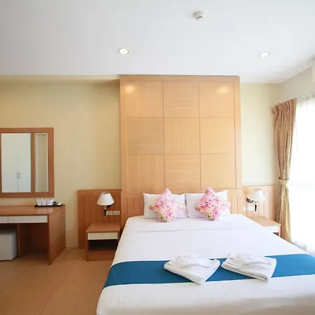 โรงแรม ดิ ไอคอนเพลซ 1 แอท พัทยากลาง 3*
