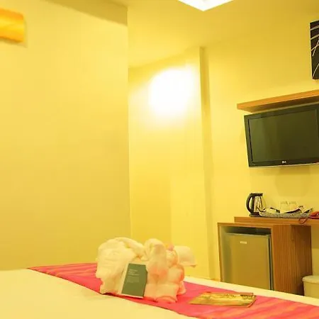 โรงแรม Oyo 146 Rivana Boutique By Sandara Pattaya