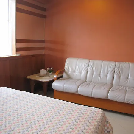 โรงแรม Wandee House 2*